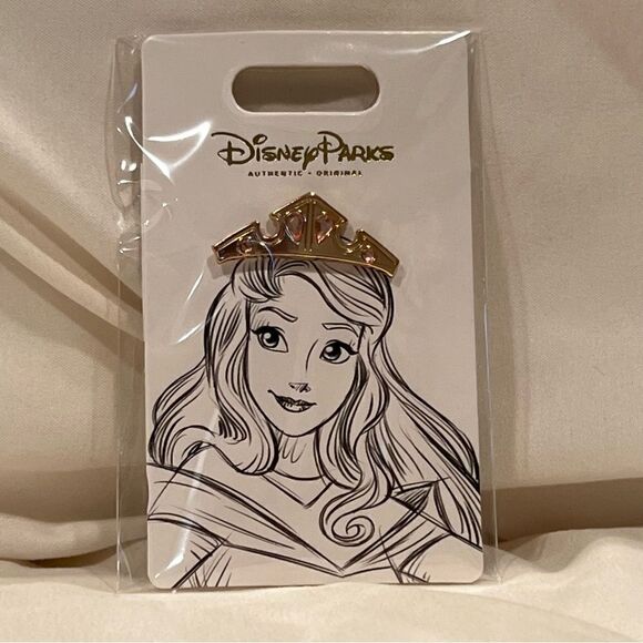 Disney Parks X Princess Aurora Crown Tiara Collectible Trading Pin NWT 👑 - Picture 1 of 4
